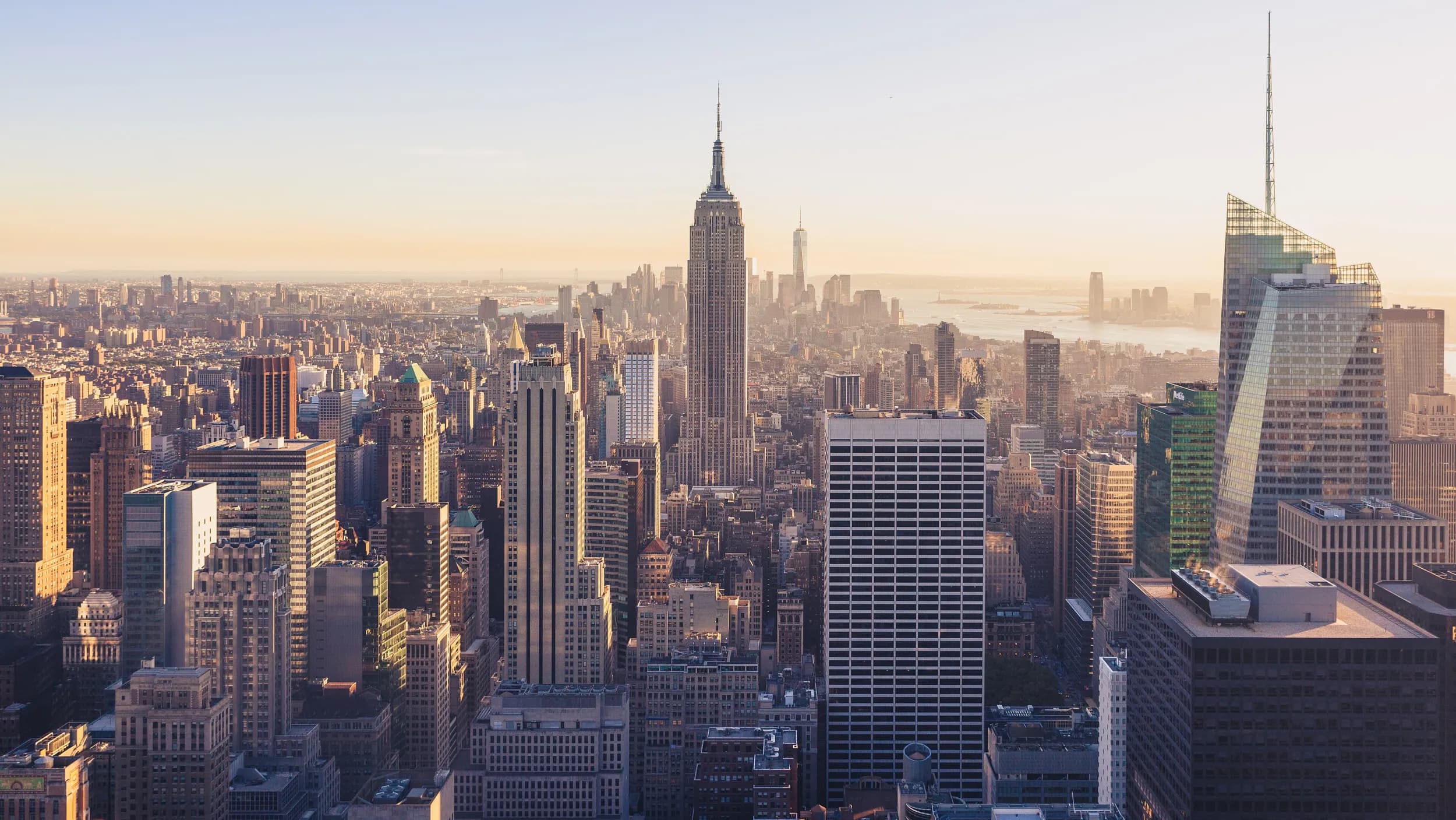 View over Midtown Manhattan and the Empire State Building to the Hudson River